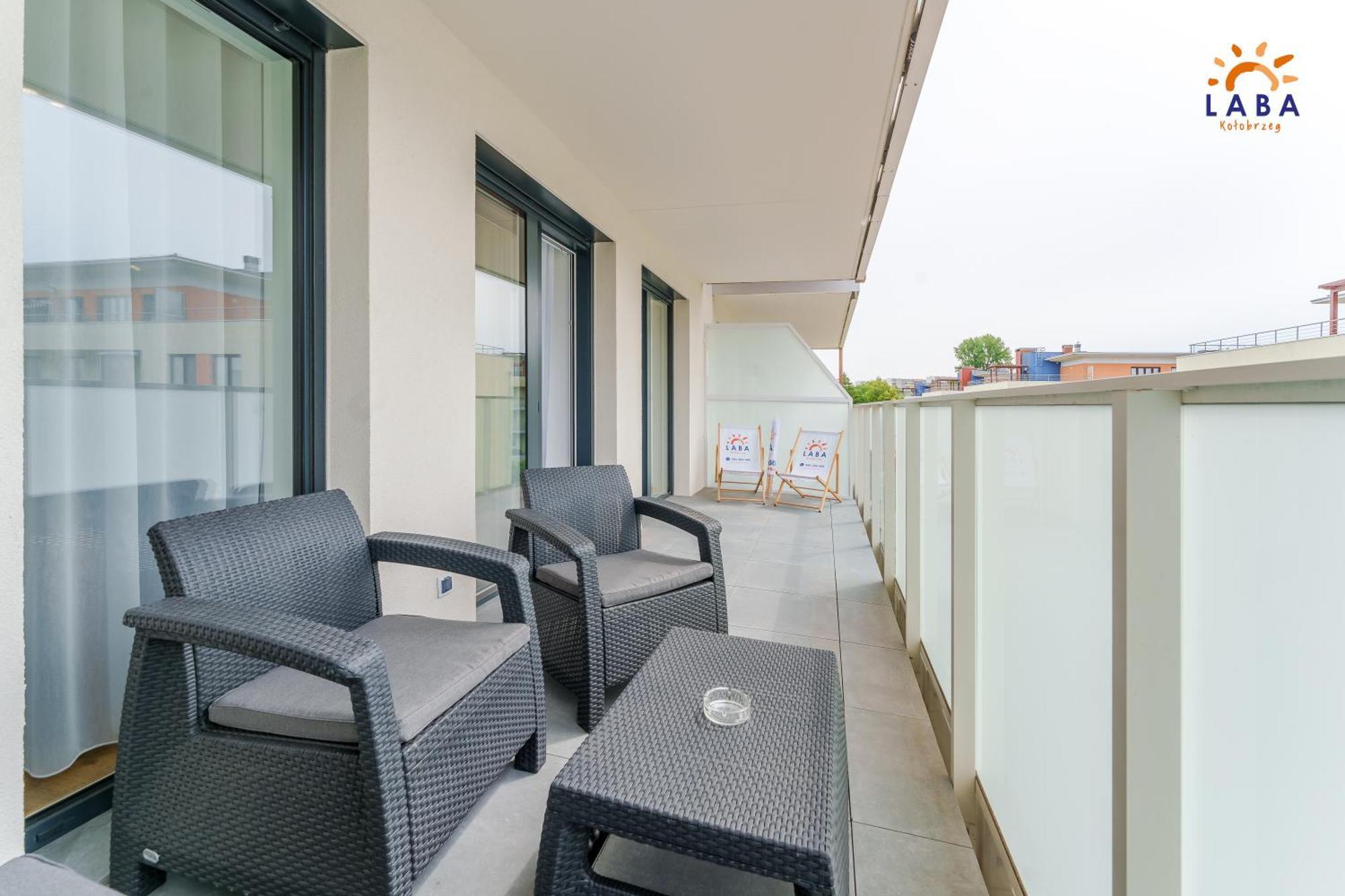 Laba Kolobrzeg Apartamenty Kollataja Z Parkingiem Exteriör bild