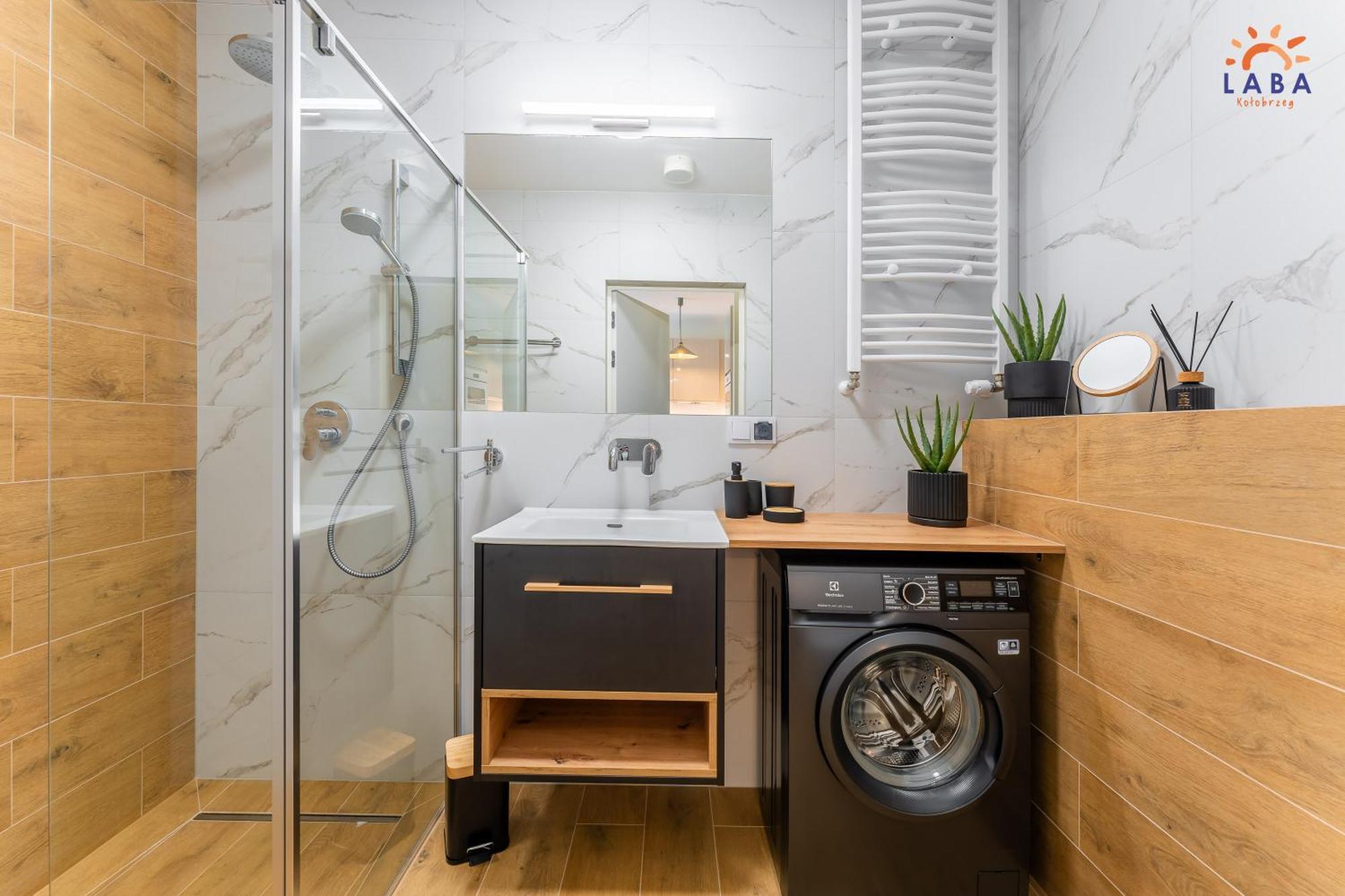 Laba Kolobrzeg Apartamenty Kollataja Z Parkingiem Exteriör bild