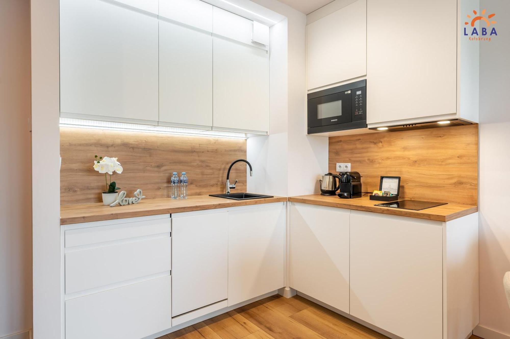 Laba Kolobrzeg Apartamenty Kollataja Z Parkingiem Exteriör bild