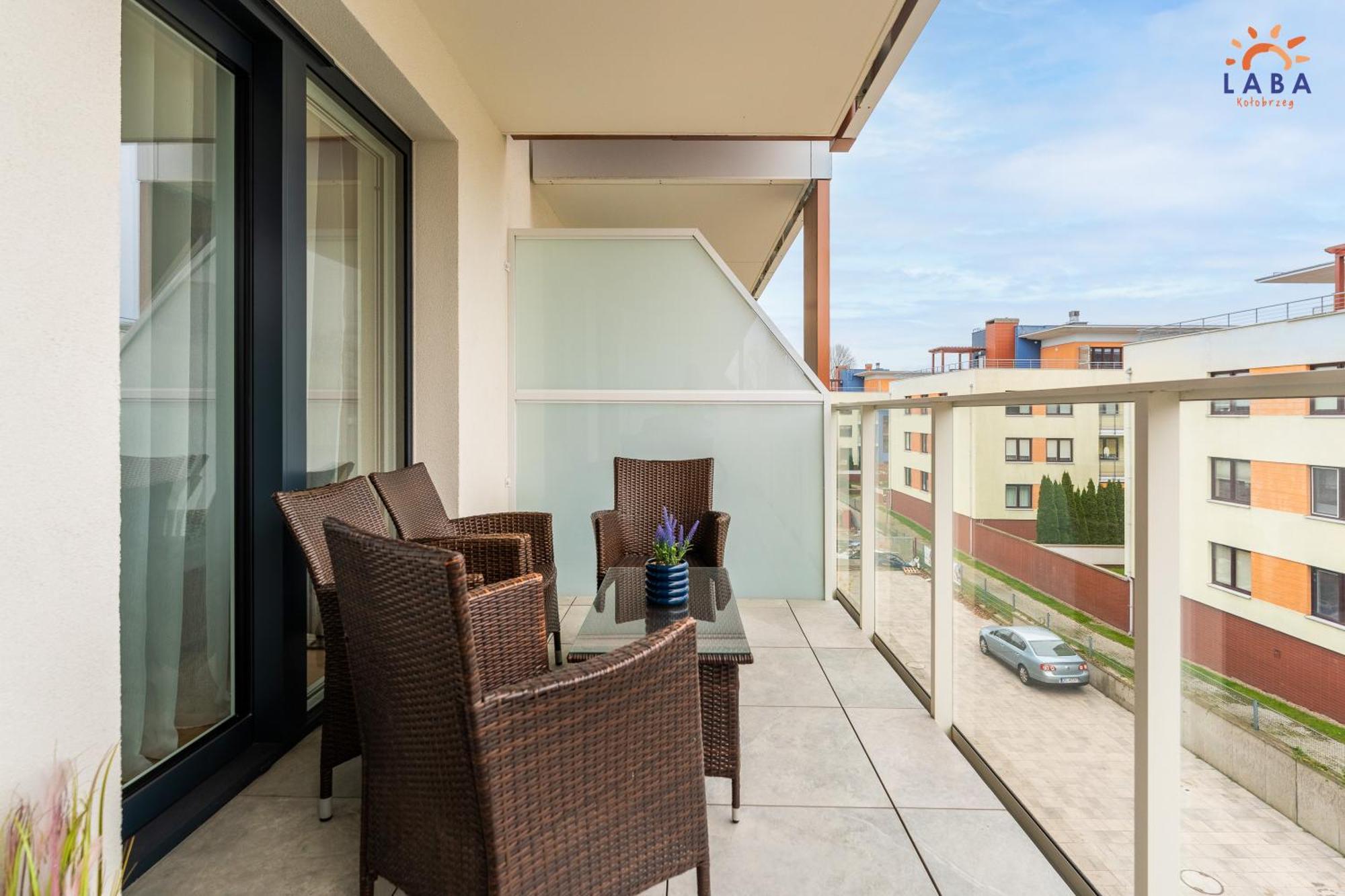 Laba Kolobrzeg Apartamenty Kollataja Z Parkingiem Exteriör bild