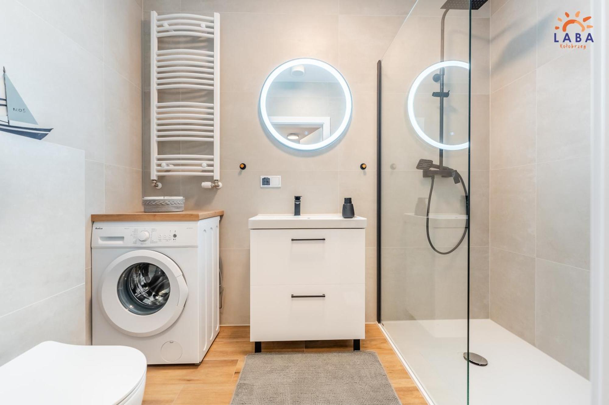 Laba Kolobrzeg Apartamenty Kollataja Z Parkingiem Exteriör bild